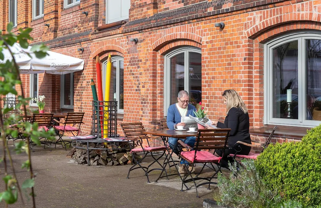 Hotel Volksschule-1