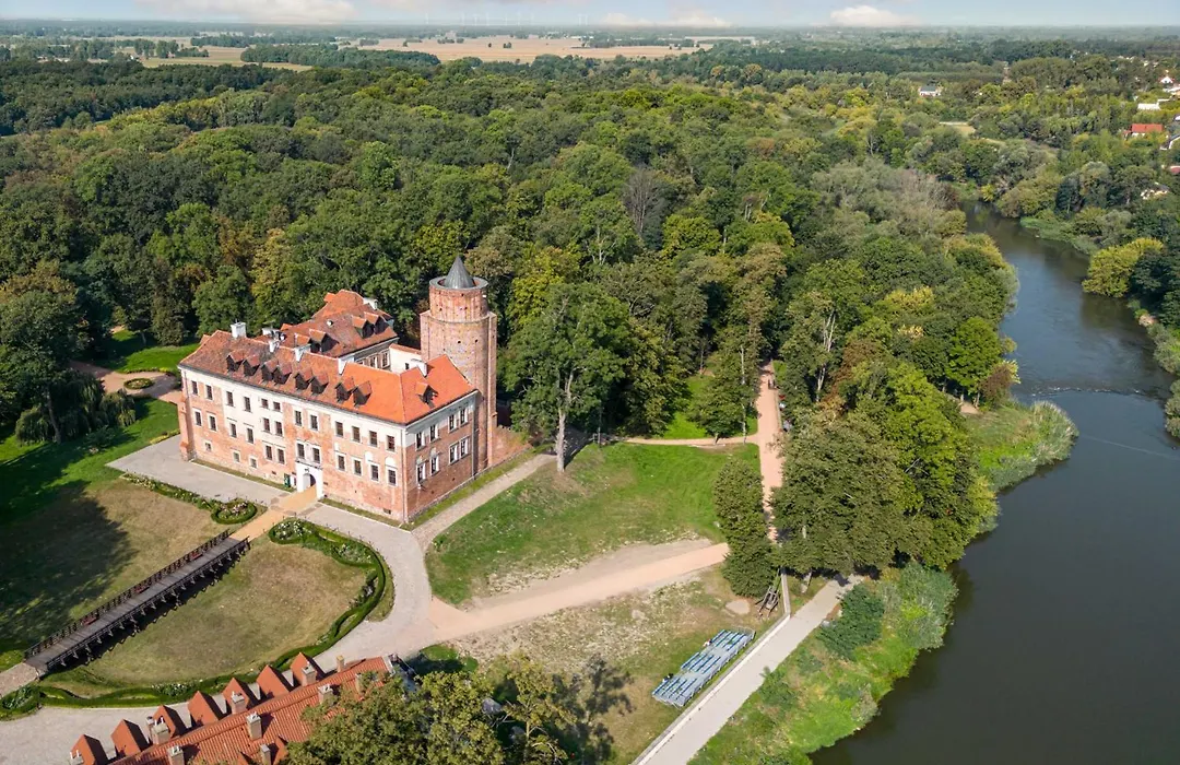 Zamek Uniejów-1