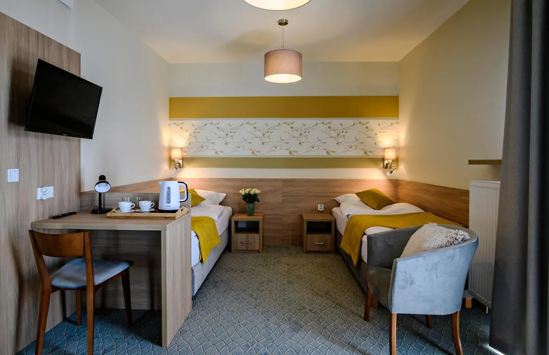 Hotel Brzozówka-1