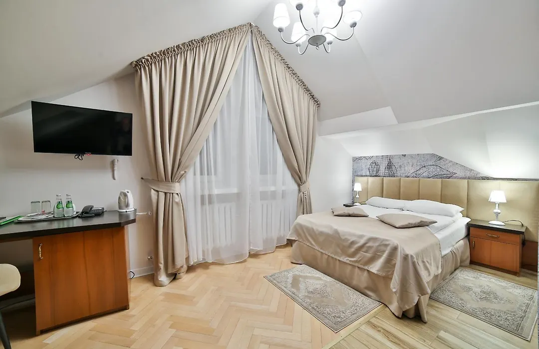 Hotel Wiosna-1
