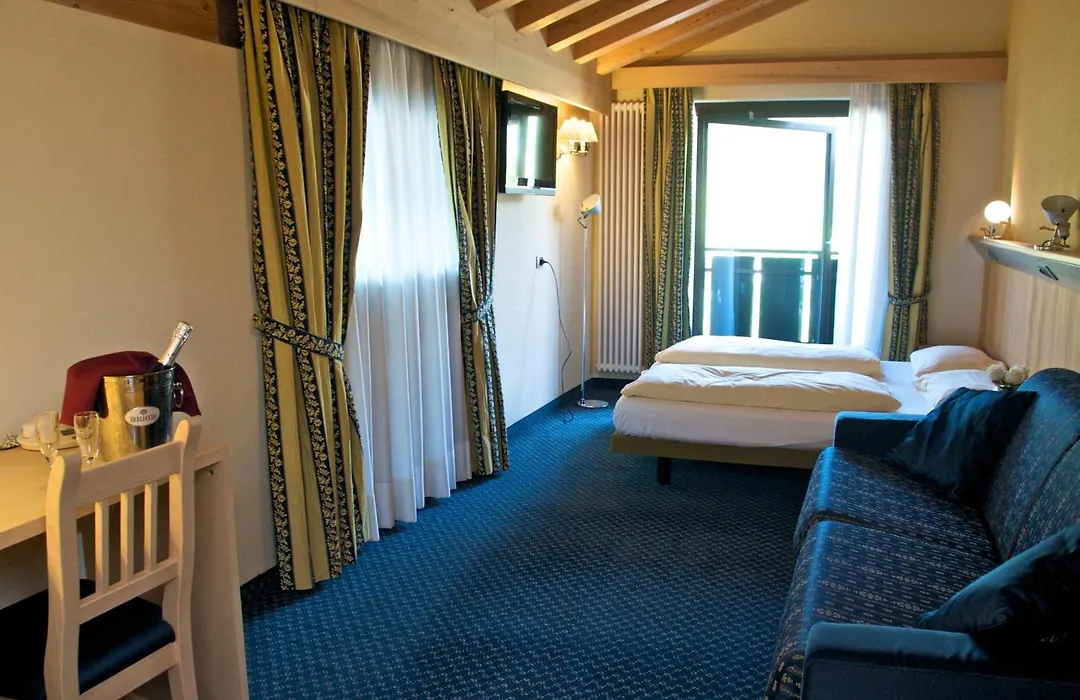 Alexander Charme Hotel-1