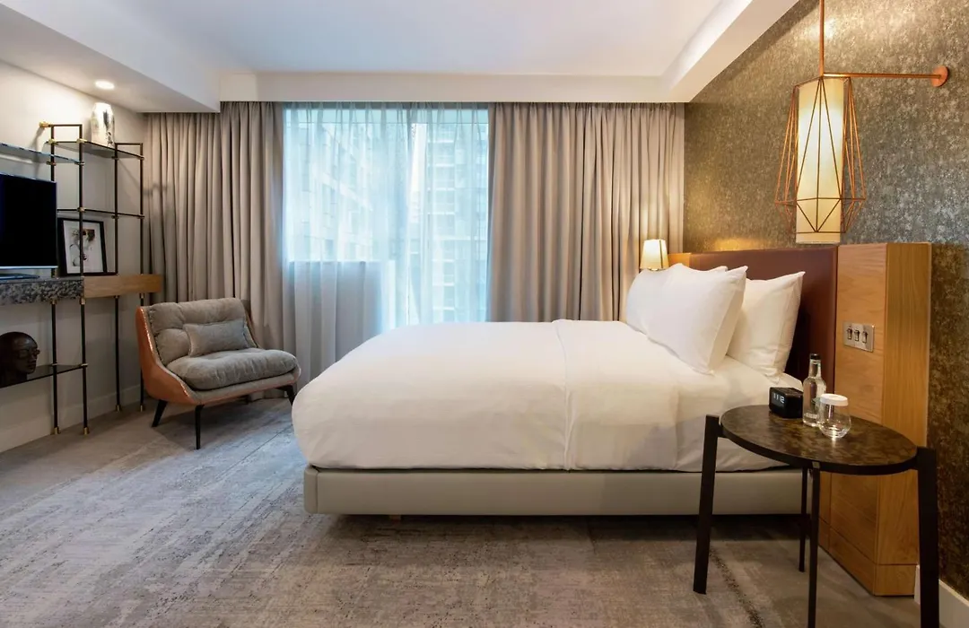 Lincoln Plaza Hotel London, Curio Collection By Hilton-1
