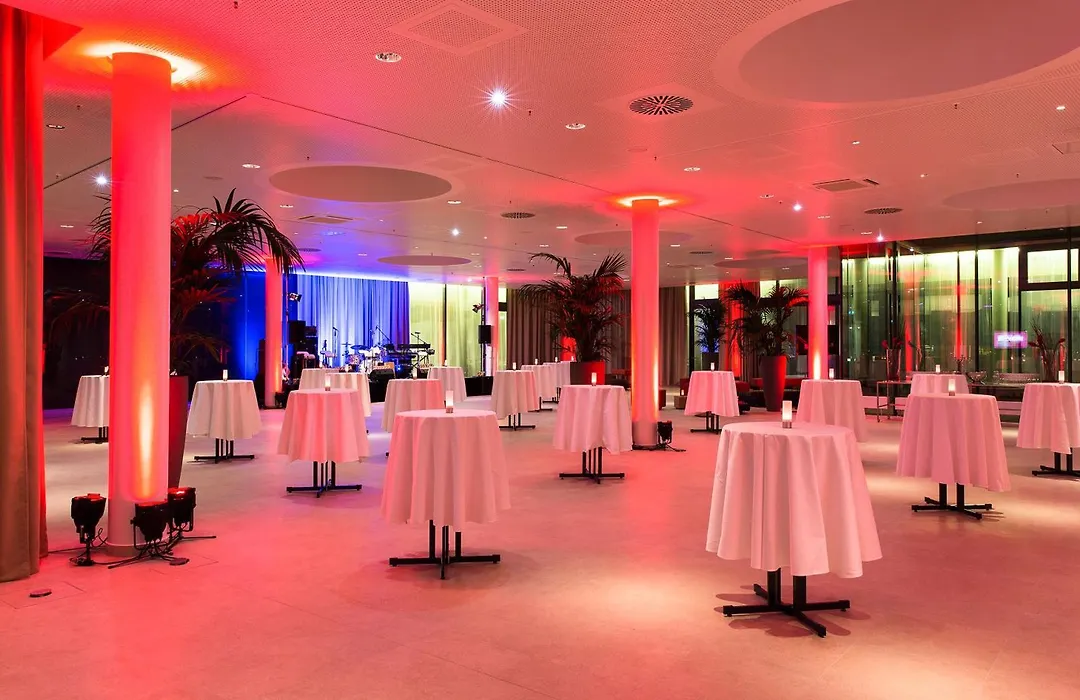 H4 Hotel Muenchen Messe-1