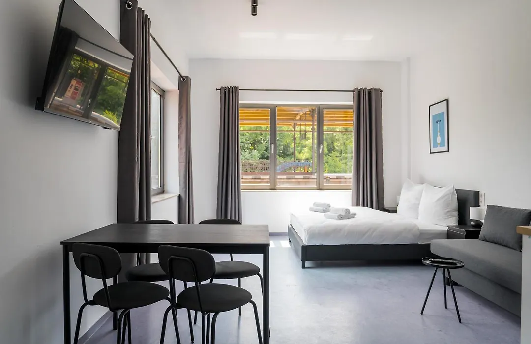 Apartmenthaus Berlin Neukoelln-1