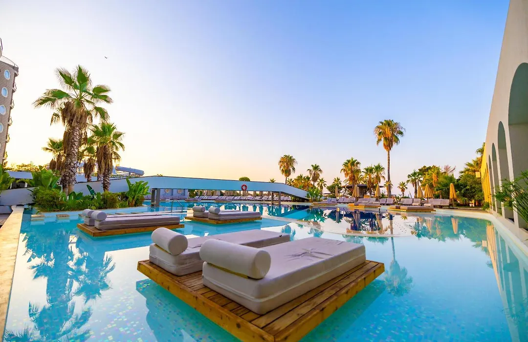 Laur Hotels Experience & Elegance-1