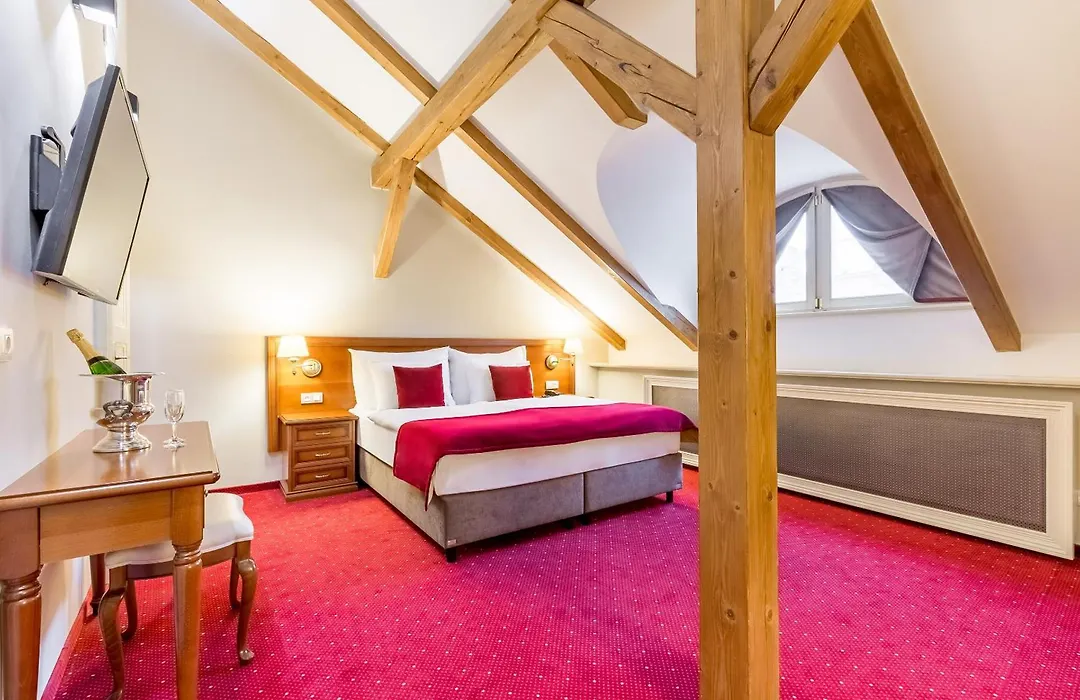 Hotel Caruso Old Town-1