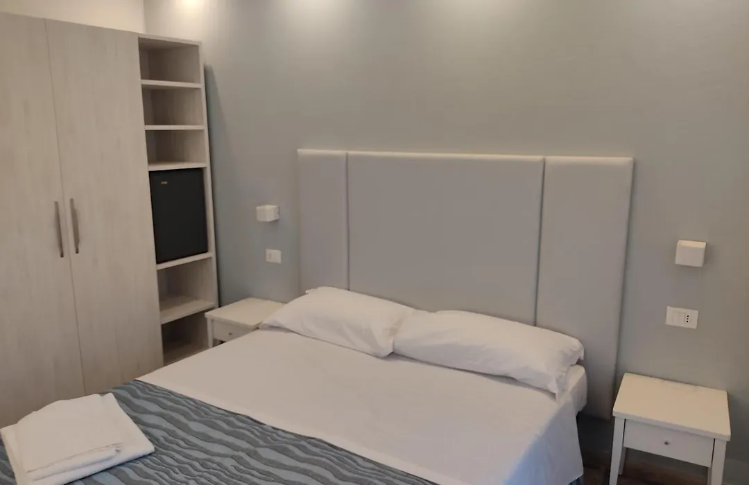 Hotel Caravel Park-1