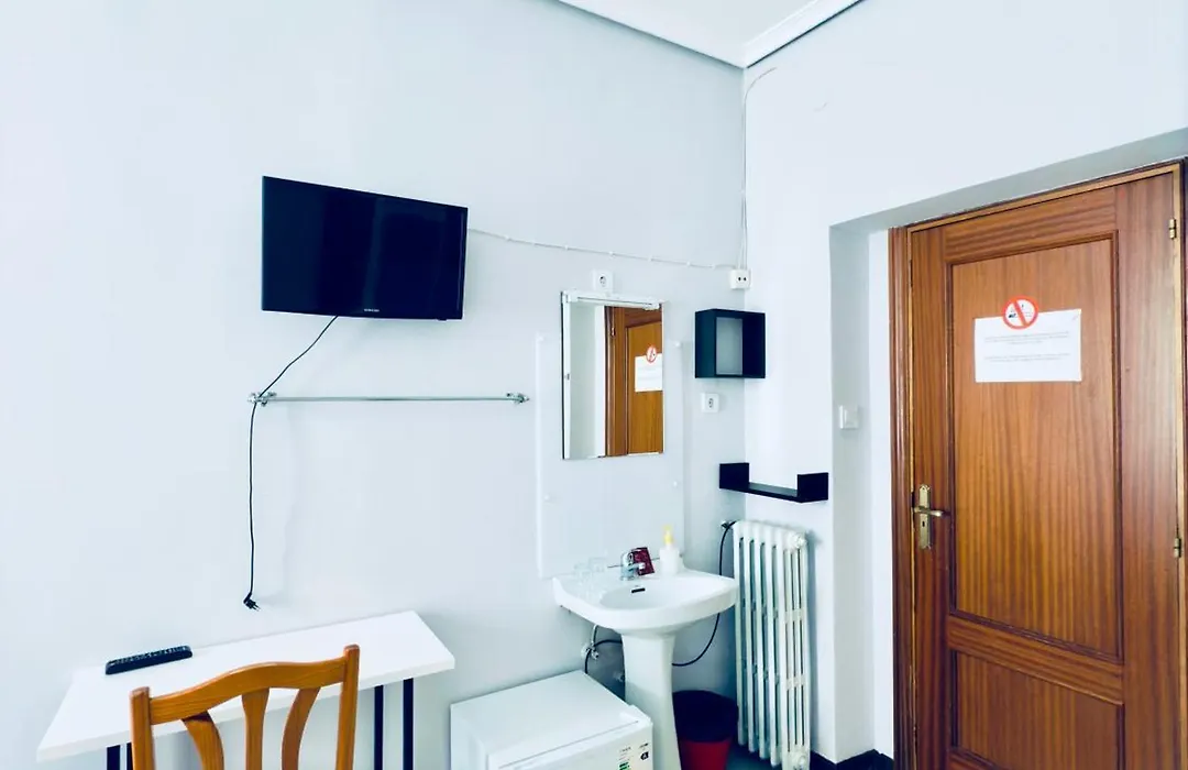 Hostal Conde De Alba-1