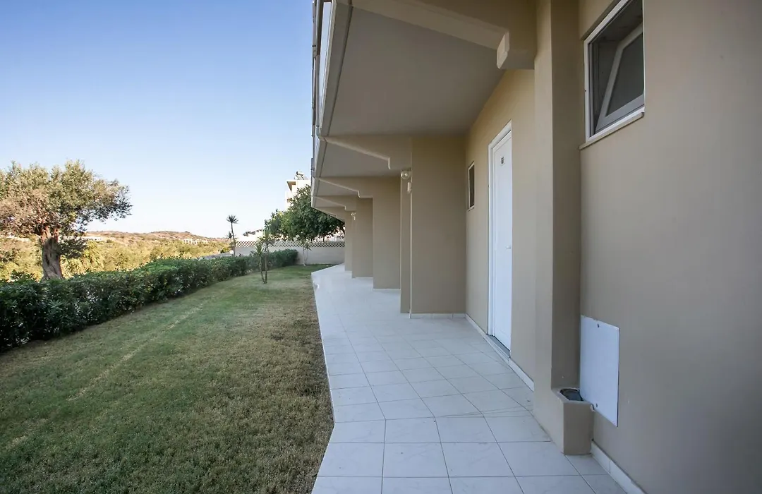 Hillside Studios & Apartments-1