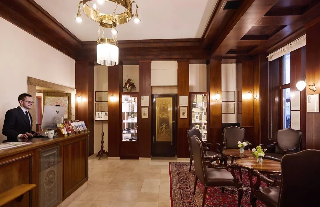 Graben Hotel-1