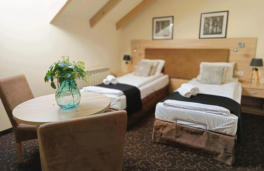 Pokoje gościnne Restauracja u Kusia-1