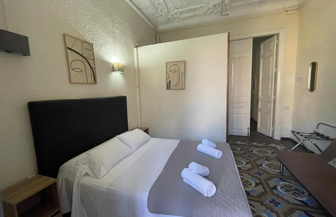 Hostal Balmes Centro-1