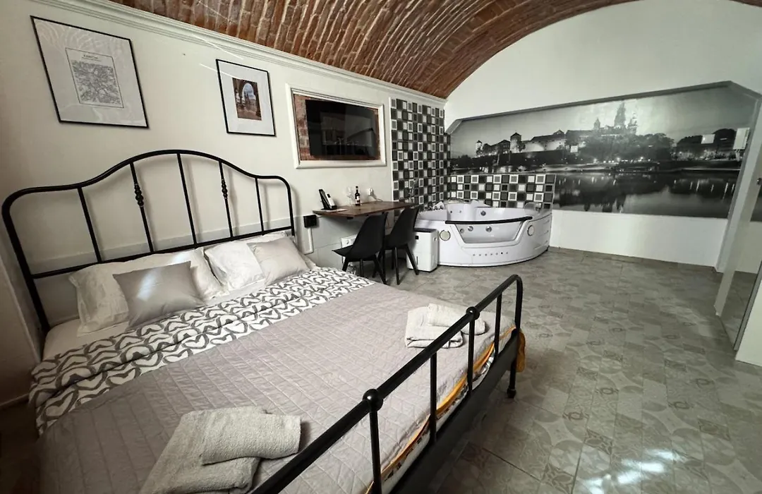 Underground Jacuzzi Rooms-1