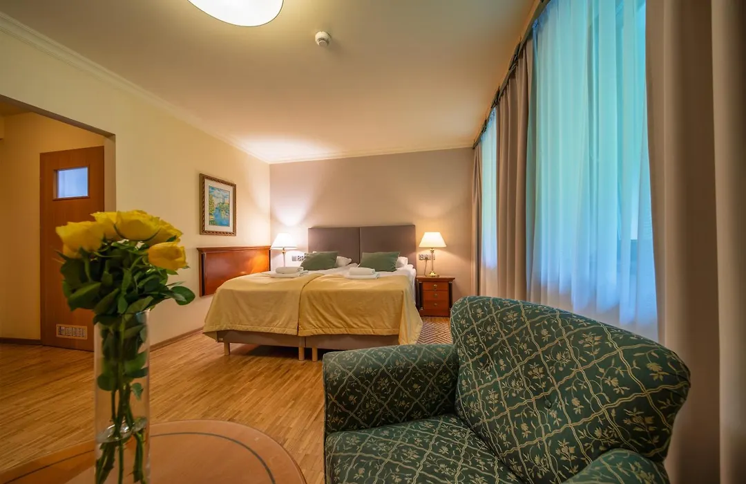 Hotel Mir-Jan Spa-1