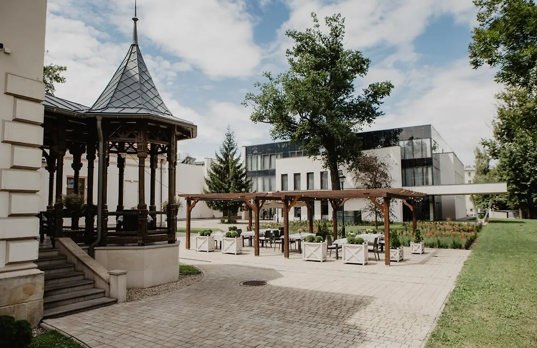 Pałac Polanka-1