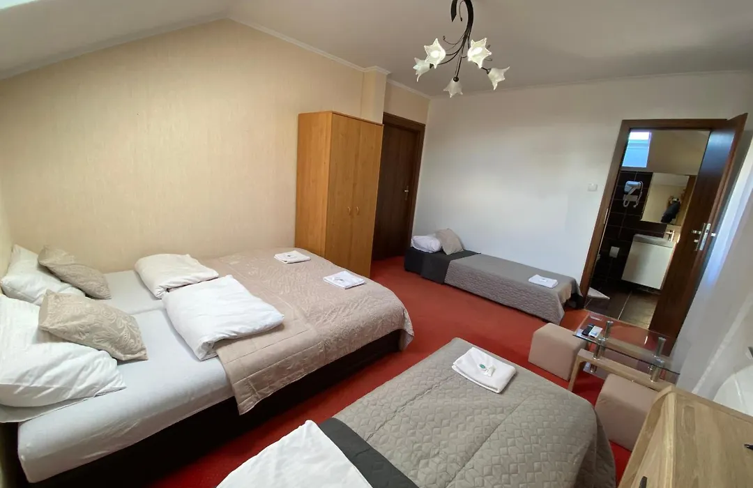 Hotelik Likusy - przy plaży nad jeziorem Ukiel i z bezpłatnym prywatnym parkingiem-1