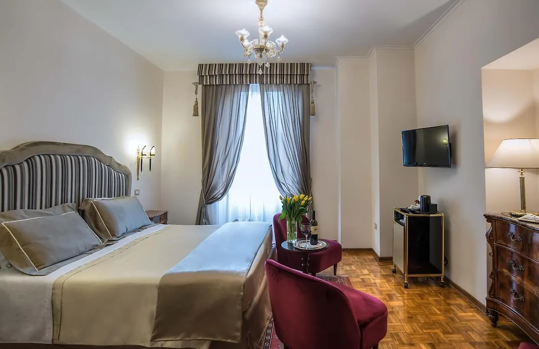 Hotel Forum-1