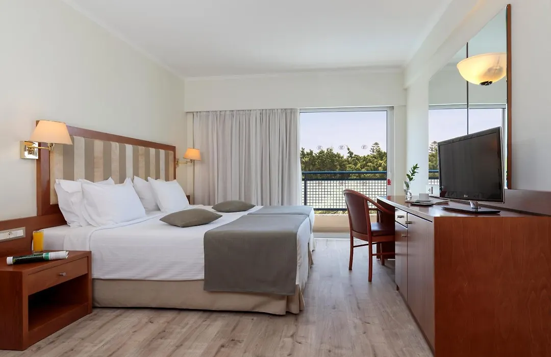 Best Western Plus Hotel Plaza-1