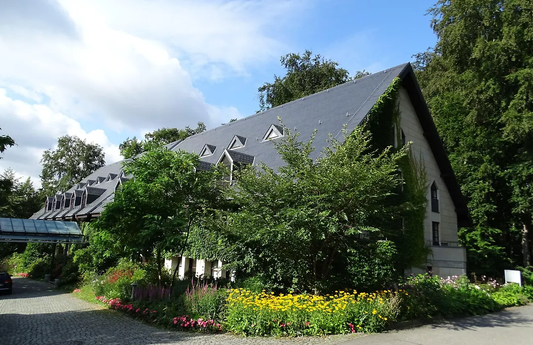 Hotel Schloss Eckberg-1