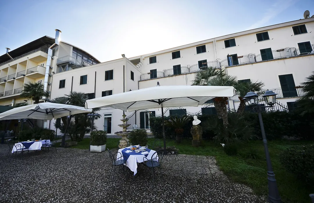 Hotel Villa D'Amato-1