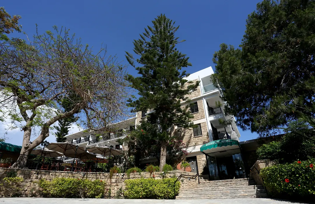 Dionysos Central-1