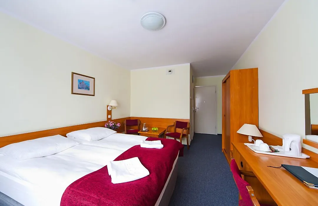 Hotel Ior-1