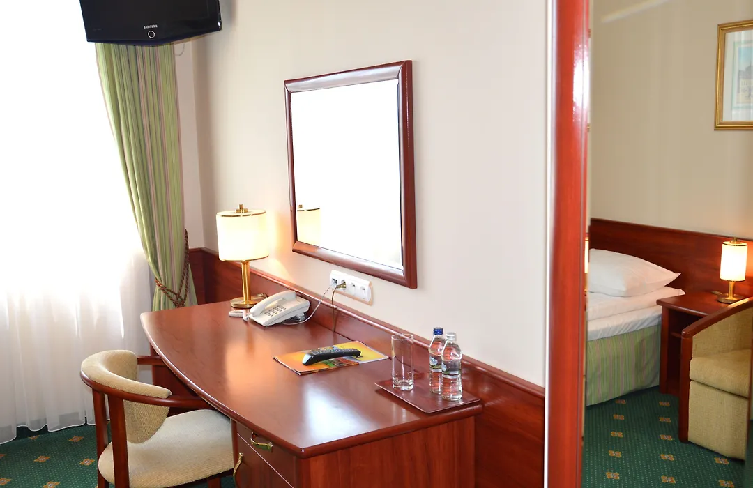 Hotel Batory-1