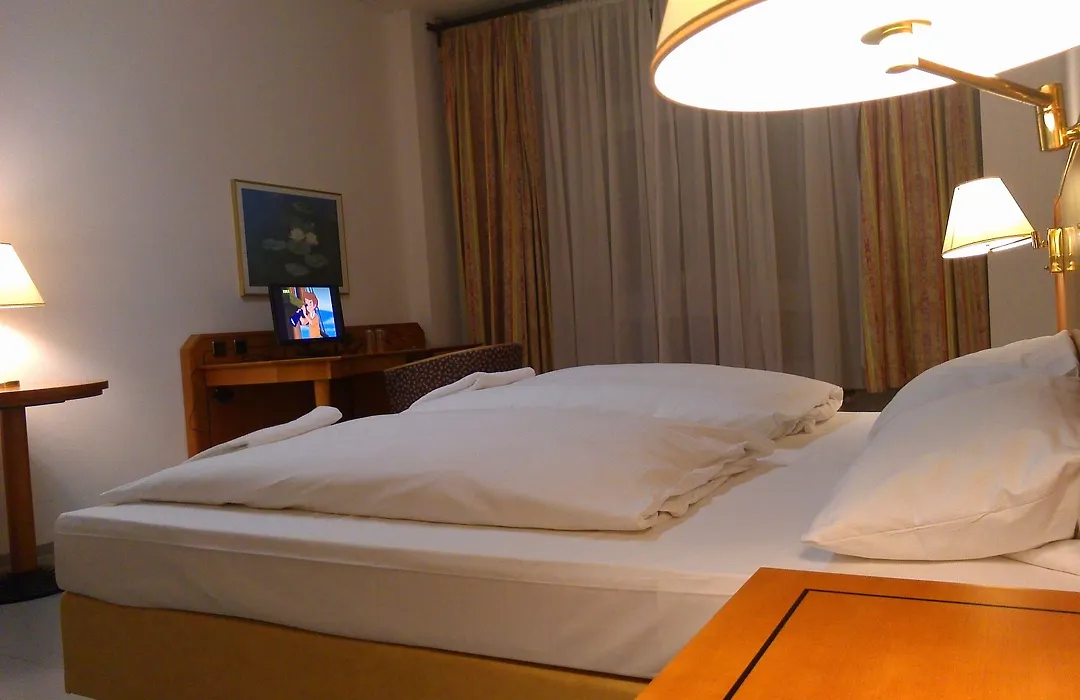 Willy Hotel Frankfurt-1