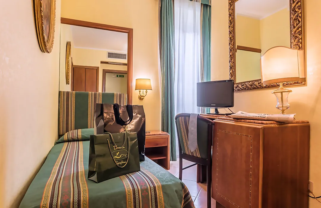 Raeli Hotel Lux-1