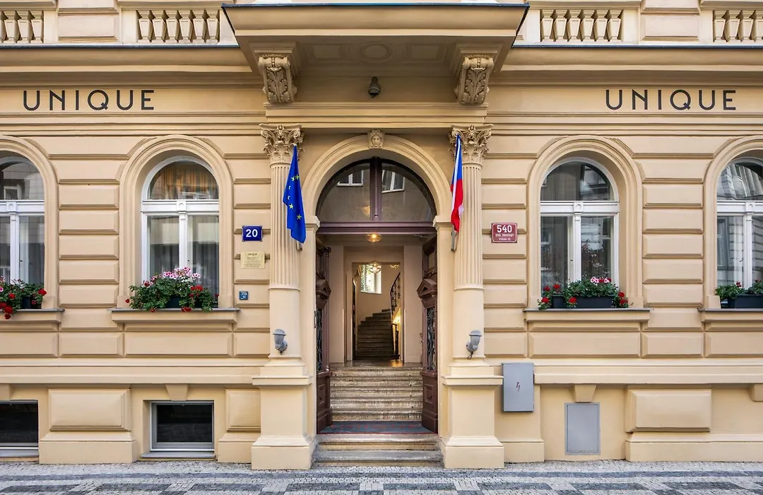 Hotel Unique-1