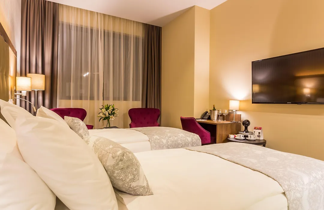 Admiral Hotel-1