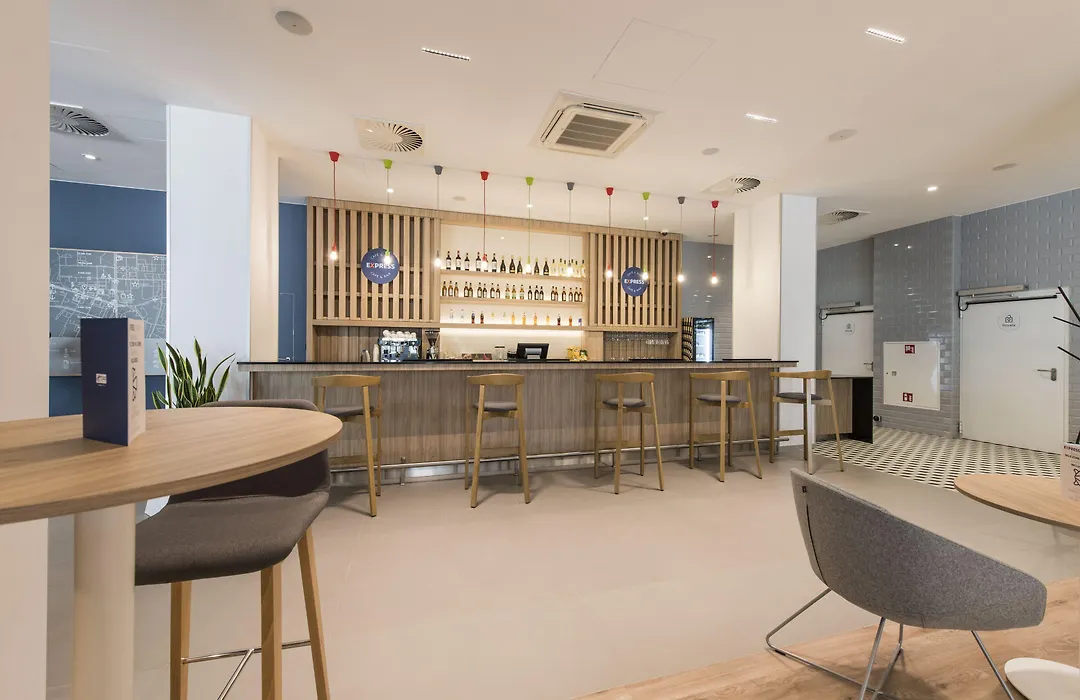 Holiday Inn Express Warsaw - Mokotow By Ihg-1