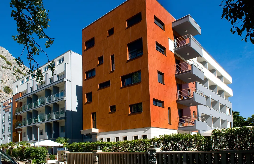 Hotel Plaza-1