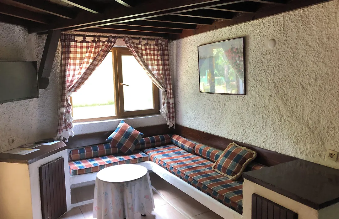 Polonezkoey Country Club & Accommodation In The Wildlife Park!-1