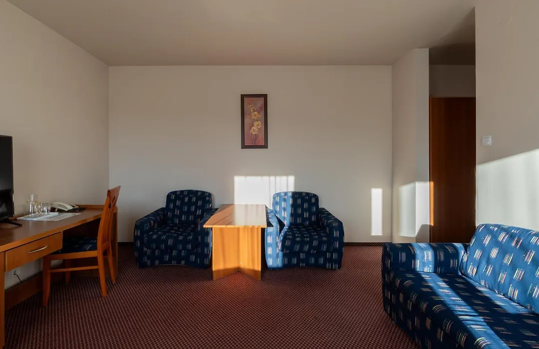 Nova Hotel-1
