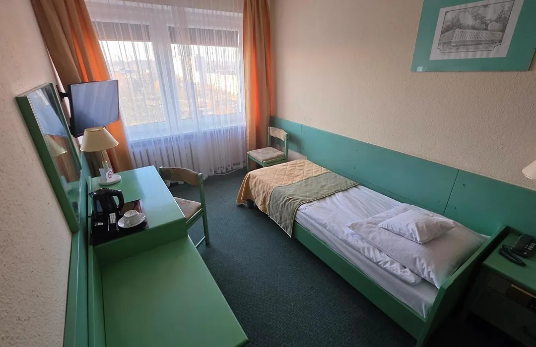 Hotel Gromada Pila-1