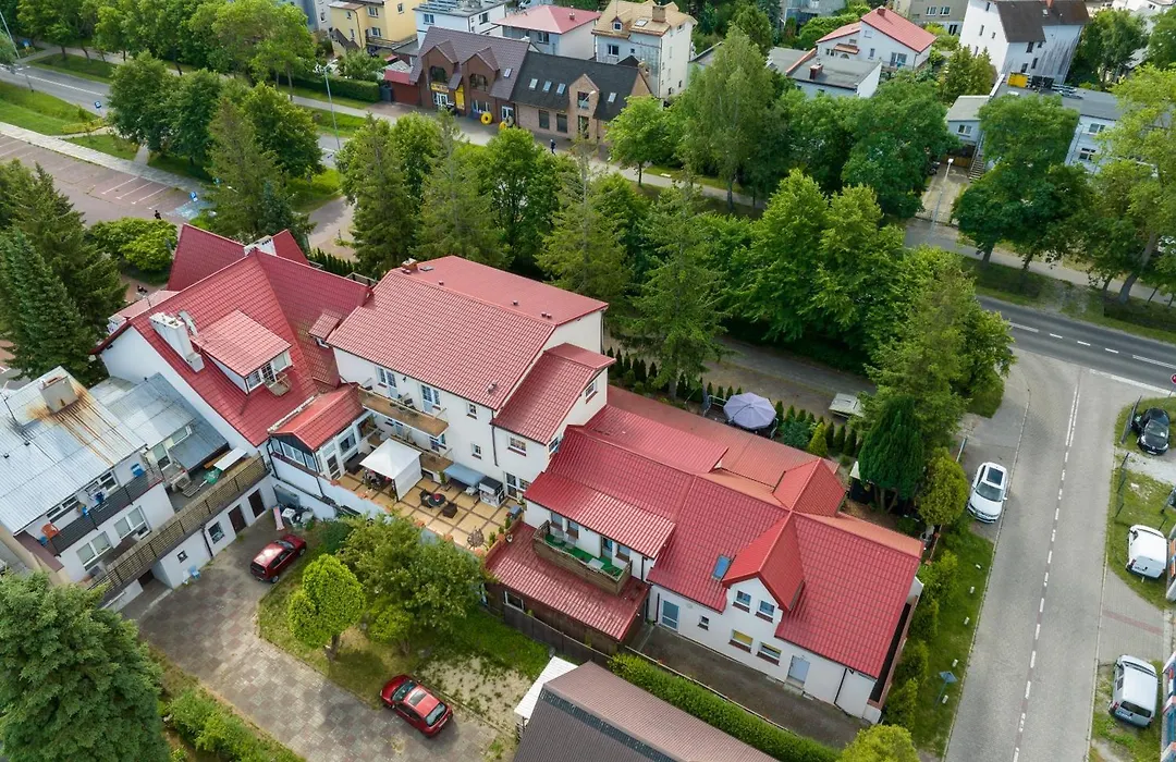 Dworek Familijny-1