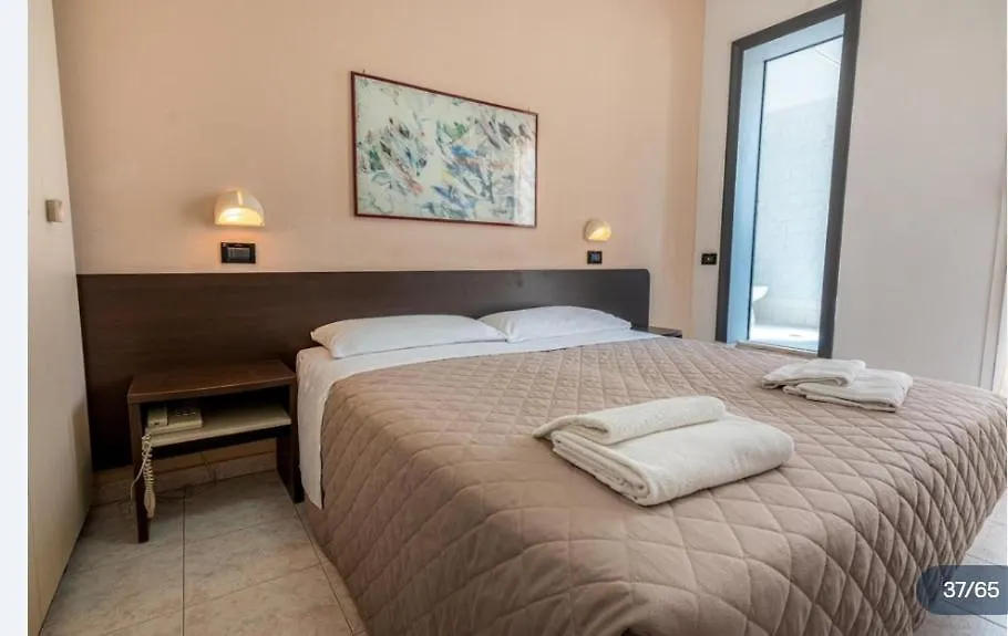 Hotel Villa Dina-1