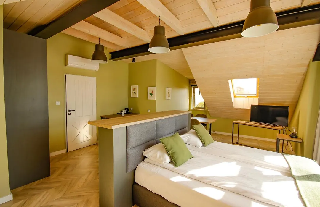 Eco Kamienica Portowa-1