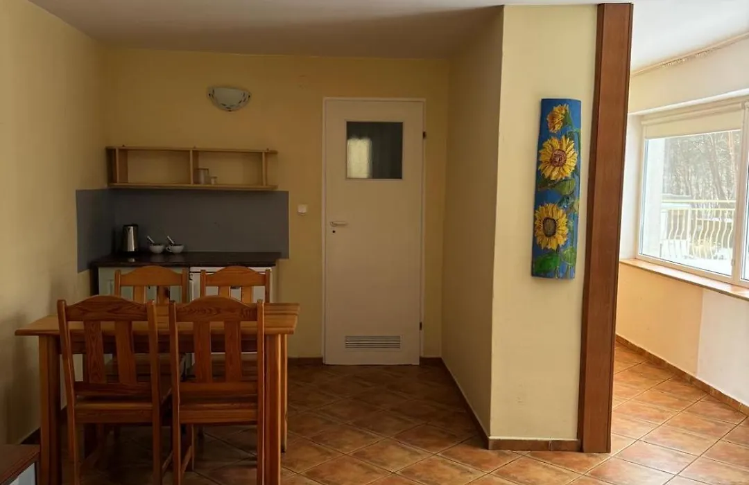 Przy Plaży pokoje&apartamenty-1