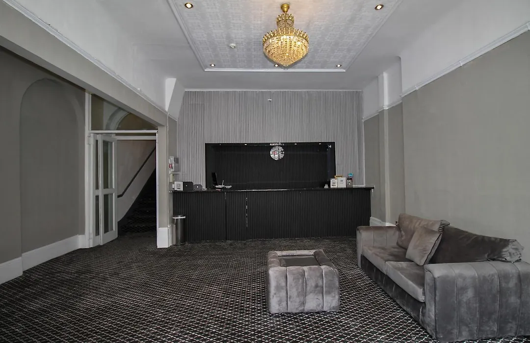 Hyde Park Court Hotel-1