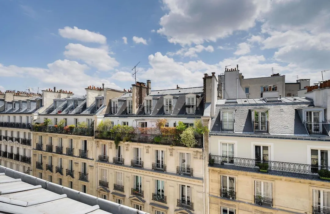 Ibis Styles Paris Cadet Lafayette-1
