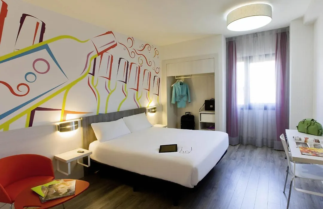 Ibis Styles Madrid Prado-1