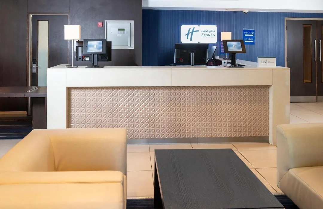 Holiday Inn Express London - Wandsworth By Ihg-1