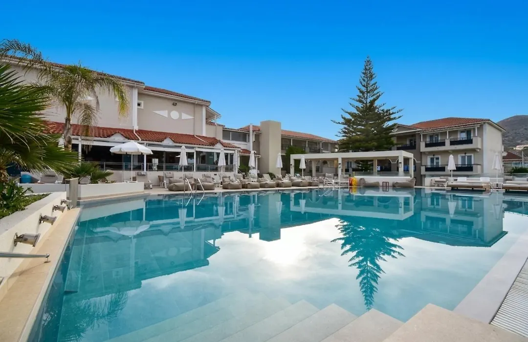 Dennys Inn Hotel-1