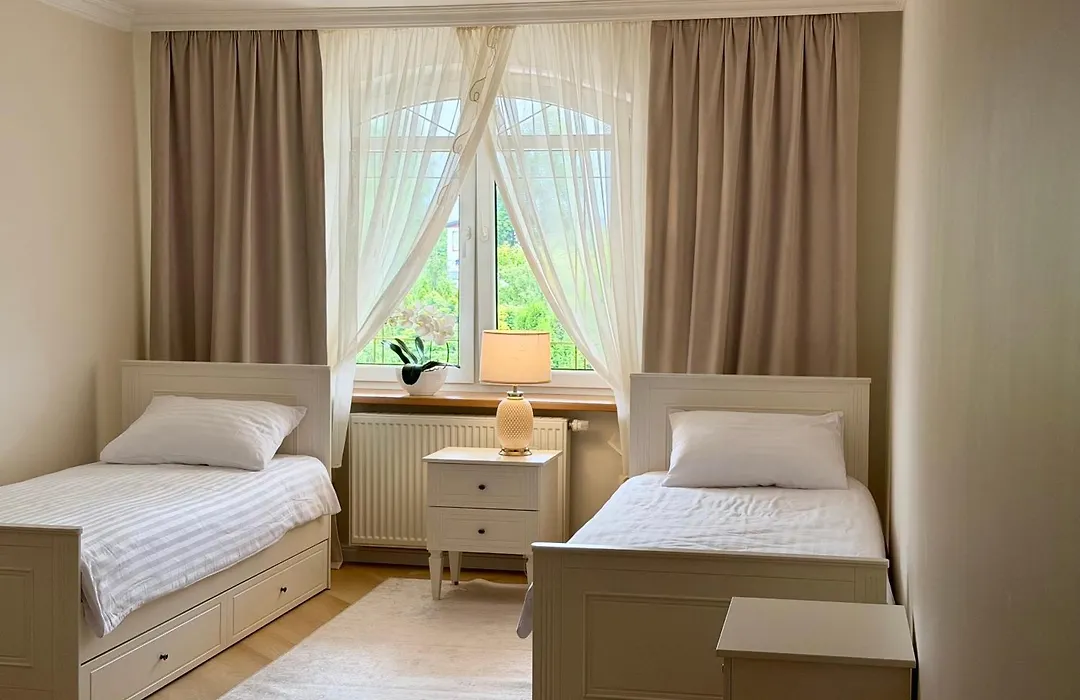 Hotel Pałac Akropol-1