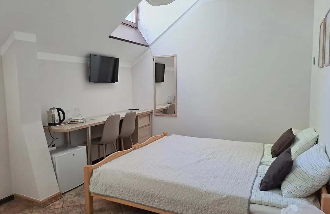 Pokoje gościnne Przy Altanie-1