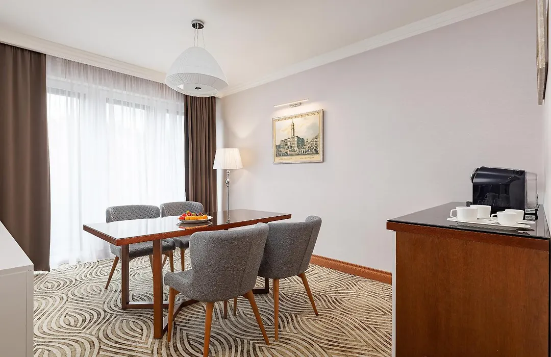 Premier Hotel Dnister-1
