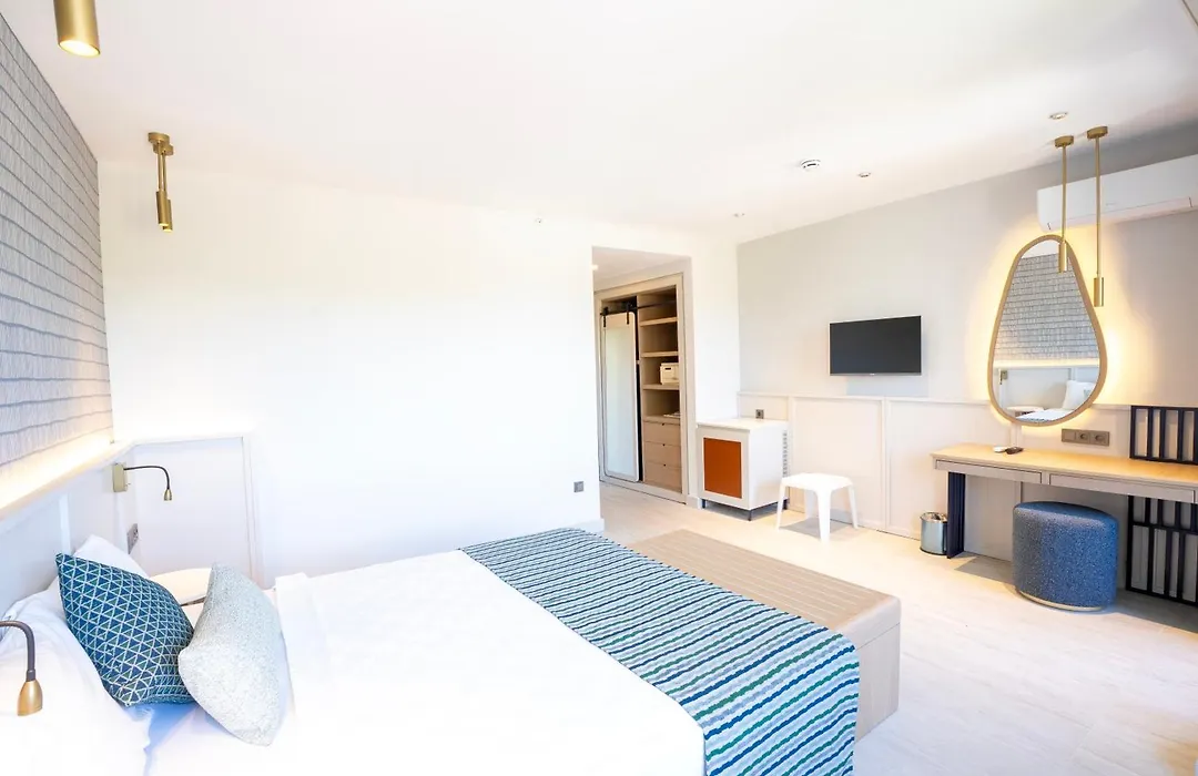 Mira Meridia Beach Hotel-1