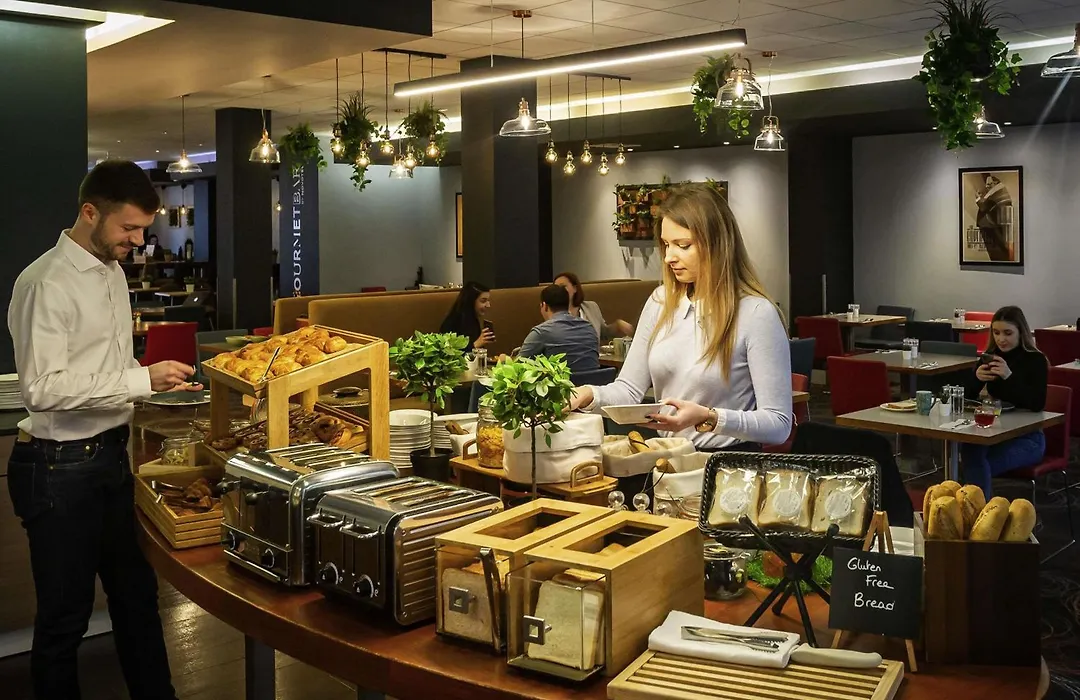 Novotel Reading Centre-1